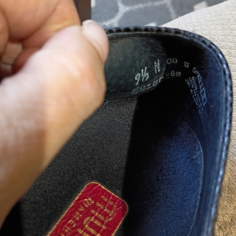 Munro Black Textured Flats.New Condition - Picture 8 of 9